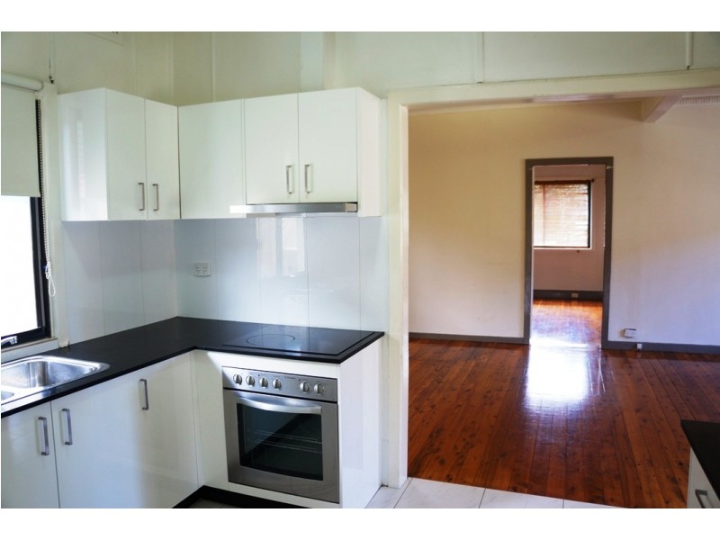 175 Station St, Fairfield Heights NSW 2165