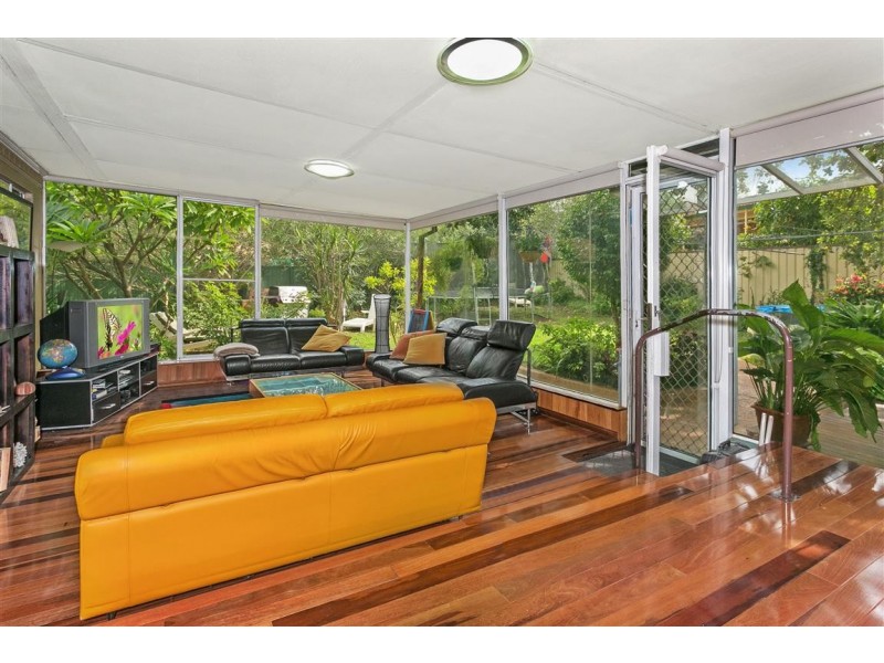 4 Sims Pl, St Johns Park NSW 2176