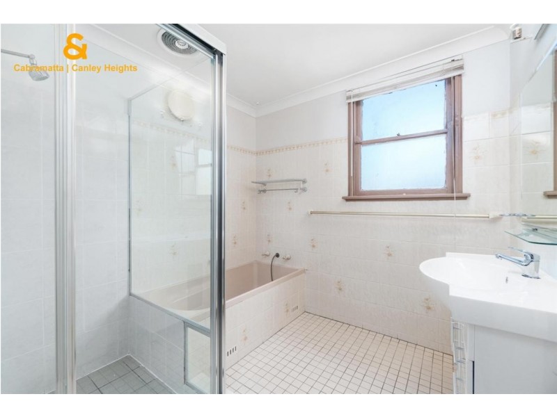 30 UTZON RD, Cabramatta West NSW 2166