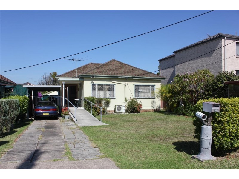 102 Wyong St, Canley Heights NSW 2166
