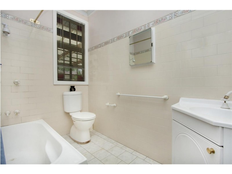 73 Townsview Rd, Mount Pritchard NSW 2170