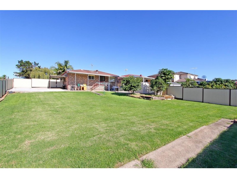 9 Mozart Pl, Bonnyrigg Heights NSW 2177