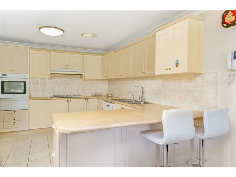 8 Chopin Cl, Bonnyrigg NSW 2177