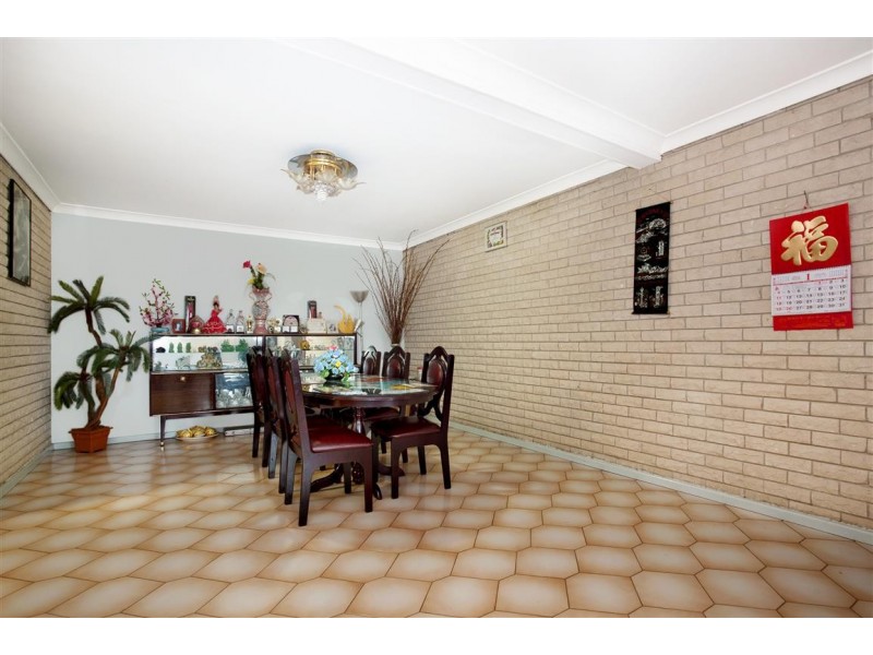 181 Humphries Rd, St Johns Park NSW 2176