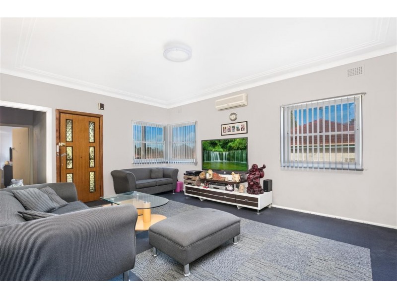 9 Warwick Ave, Cabramatta NSW 2166