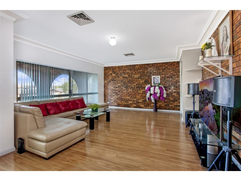 69 Innisfail Rd, Wakeley NSW 2176