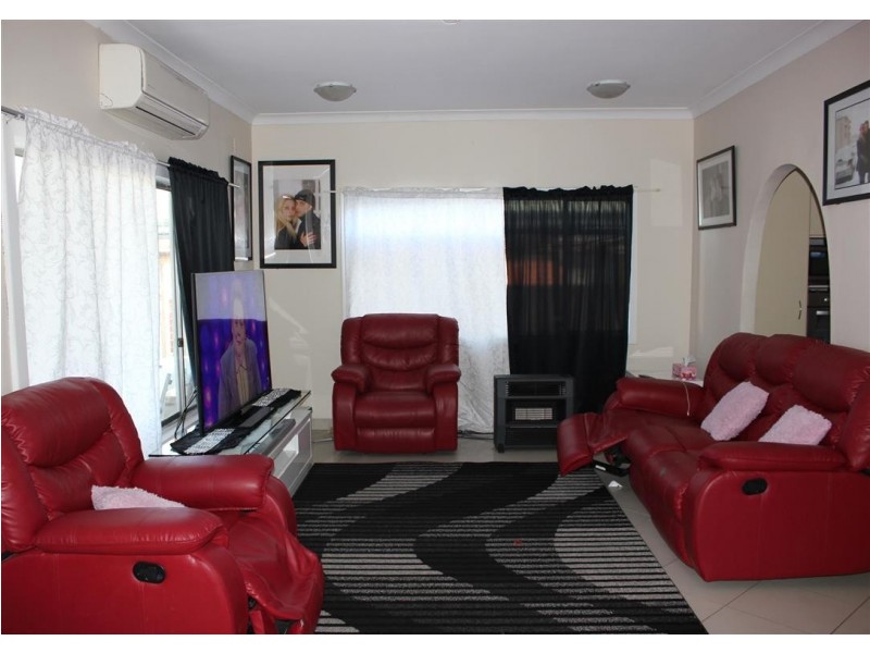 167 Maud St, Fairfield West NSW 2165