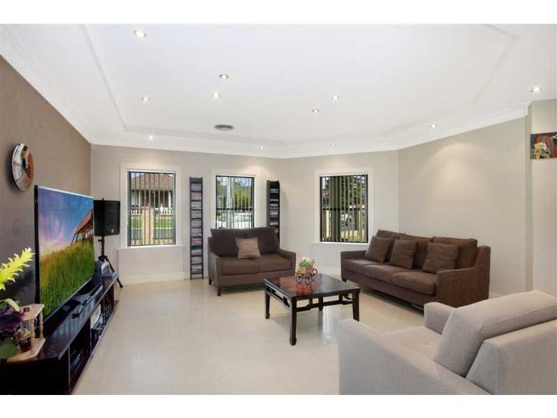 17 McKibbin St, Canley Heights NSW 2166