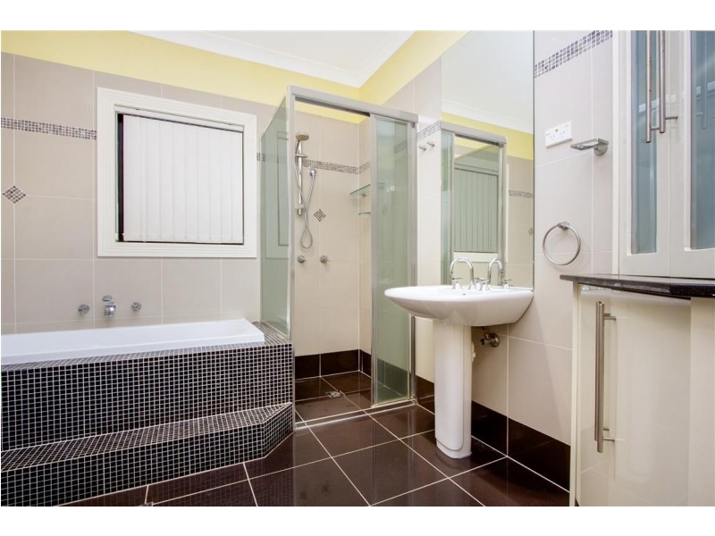 17 McKibbin St, Canley Heights NSW 2166