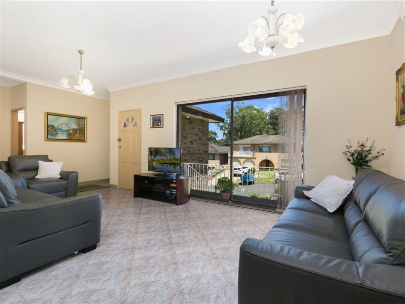 8 Roma Avenue, Mount Pritchard NSW 2170