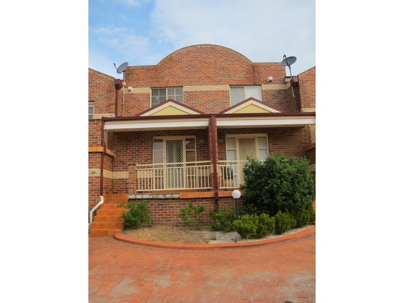 Edensor Park NSW 2176