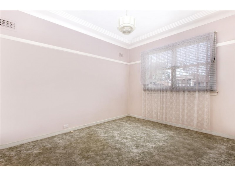 69 Water St, Cabramatta West NSW 2166