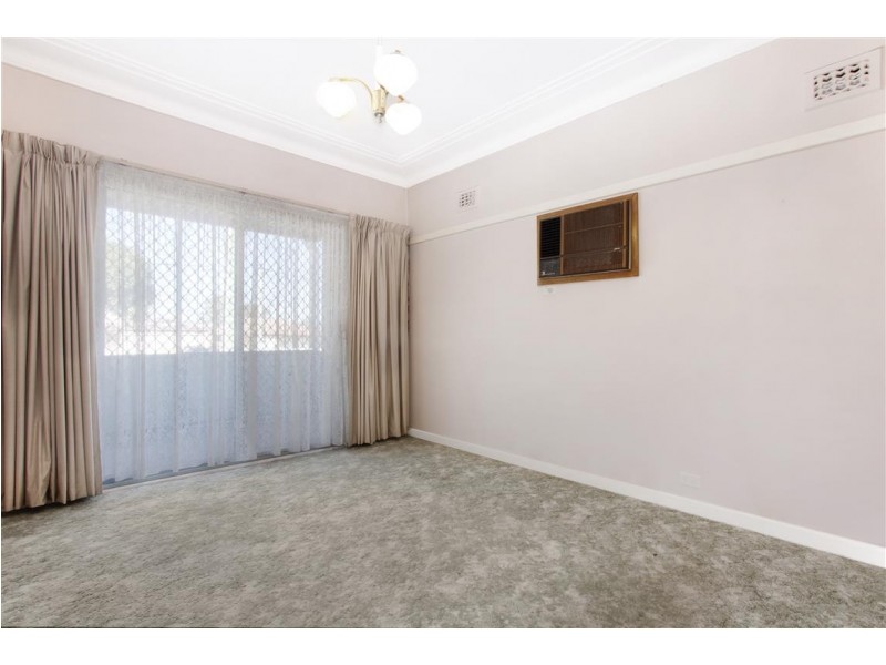 69 Water St, Cabramatta West NSW 2166