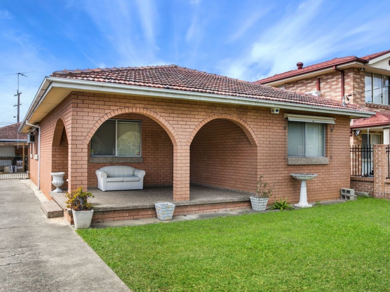 537 The Horsley Dr, Fairfield NSW 2165