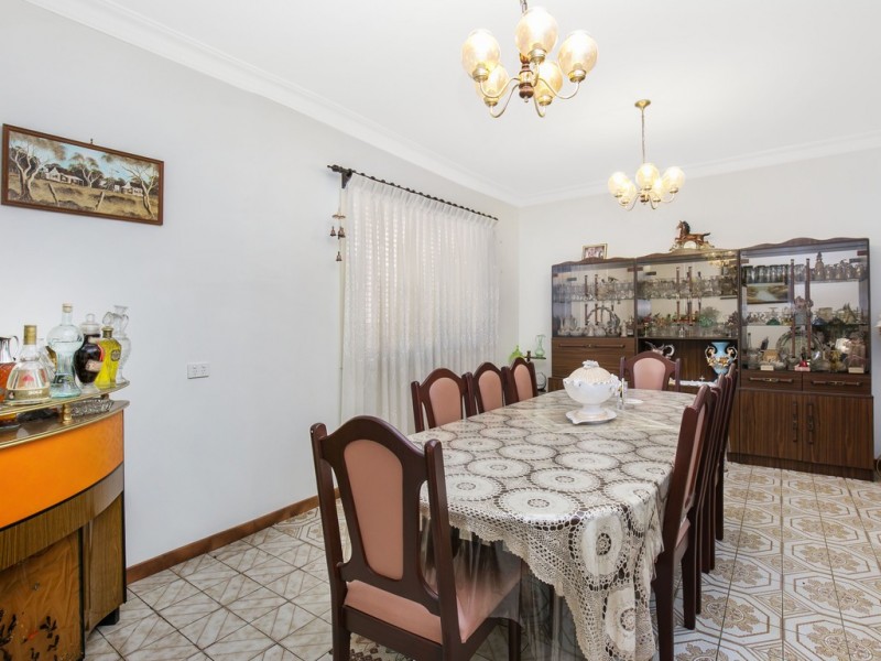 537 The Horsley Dr, Fairfield NSW 2165