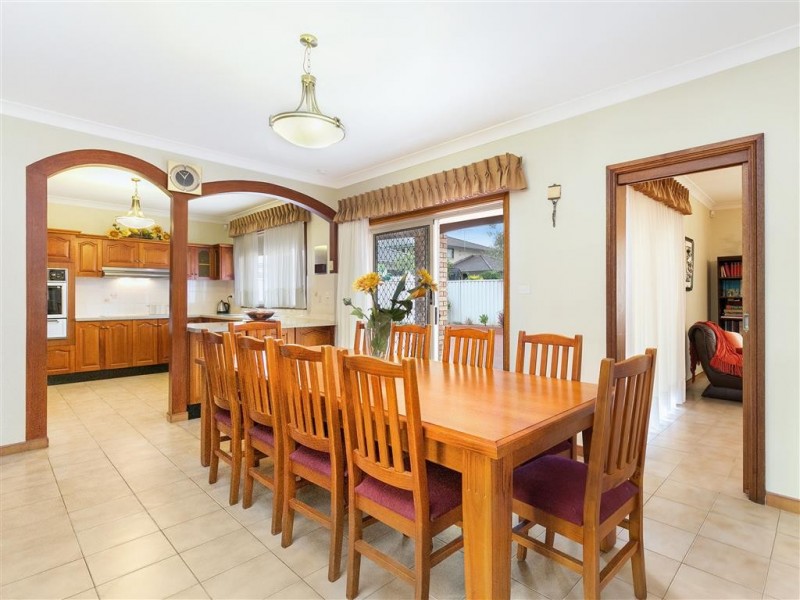 115 Bossley Rd, Bossley Park NSW 2176