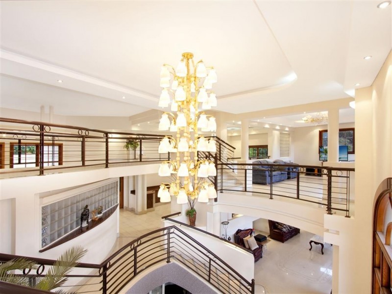 32 Stradbroke Ave, Green Valley NSW 2168