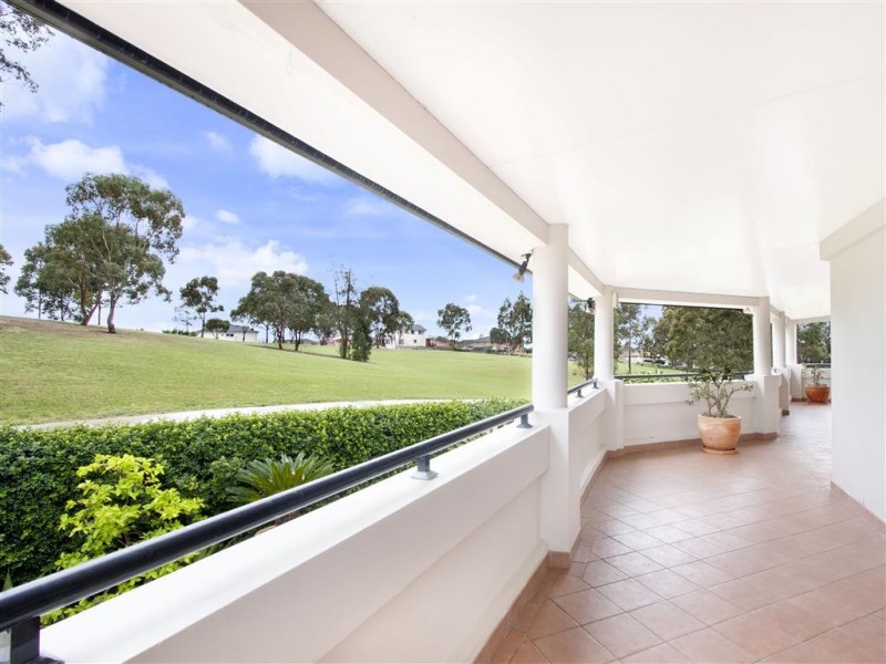 32 Stradbroke Ave, Green Valley NSW 2168