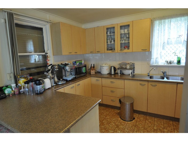 16 Jordan St, Fairfield West NSW 2165