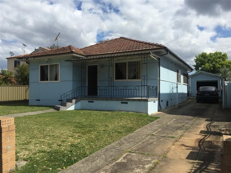 149 GLADSTONE ST, Cabramatta NSW 2166