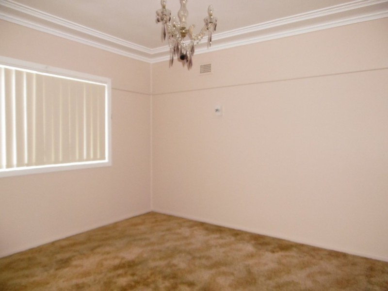 149 GLADSTONE ST, Cabramatta NSW 2166