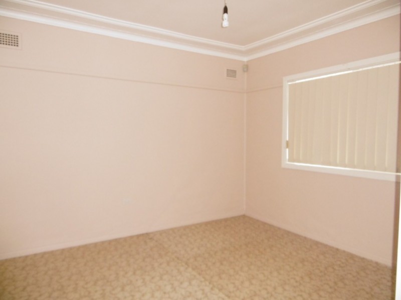 149 GLADSTONE ST, Cabramatta NSW 2166
