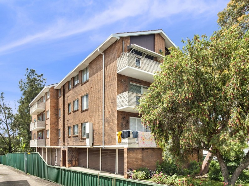 2/2 Kurrajong St, Cabramatta NSW 2166