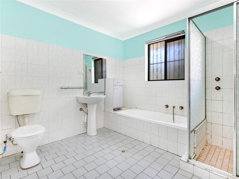 2/2-4 Maple St, Cabramatta NSW 2166