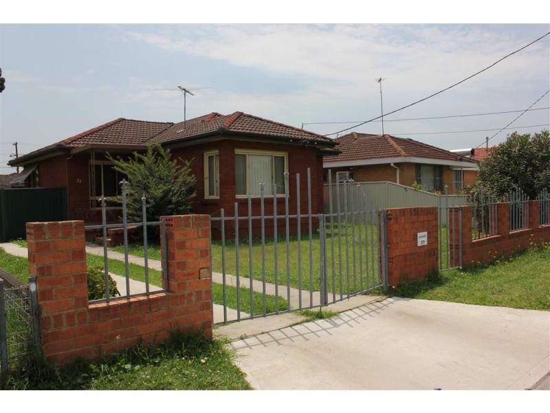 37 Torrens St, Canley Heights NSW 2166