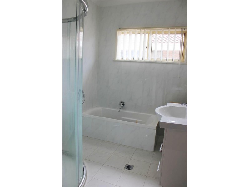 37 Torrens St, Canley Heights NSW 2166