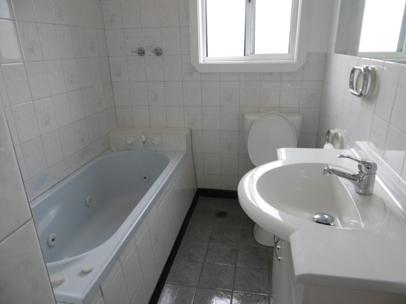 Fairfield West NSW 2165