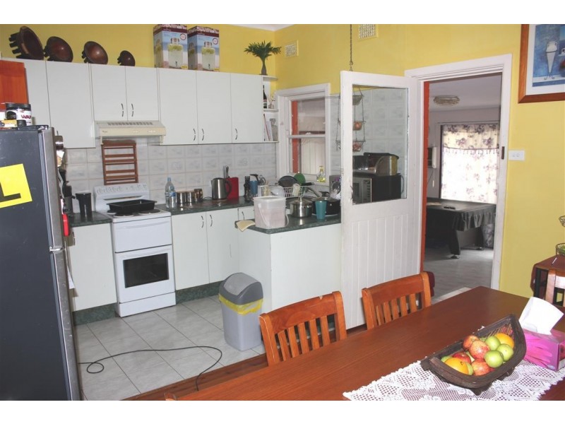 11 Premier St, Canley Vale NSW 2166