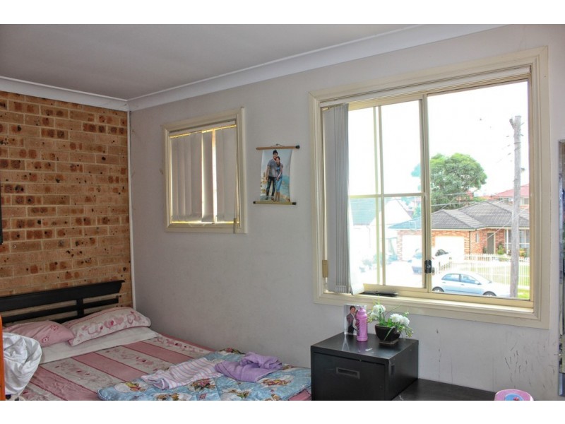 64 Buckingham St, Canley Heights NSW 2166