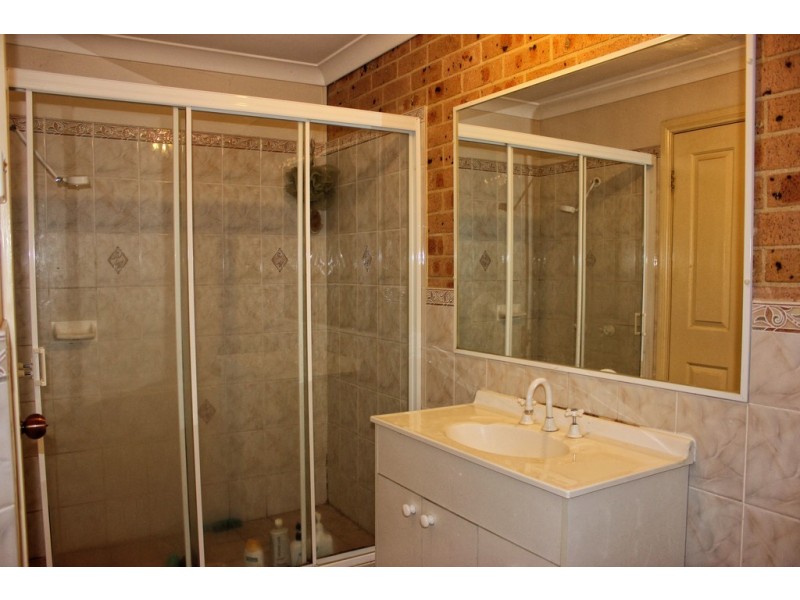 64 Buckingham St, Canley Heights NSW 2166