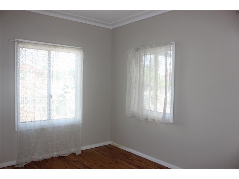 211 St Johns Rd, Canley Heights NSW 2166