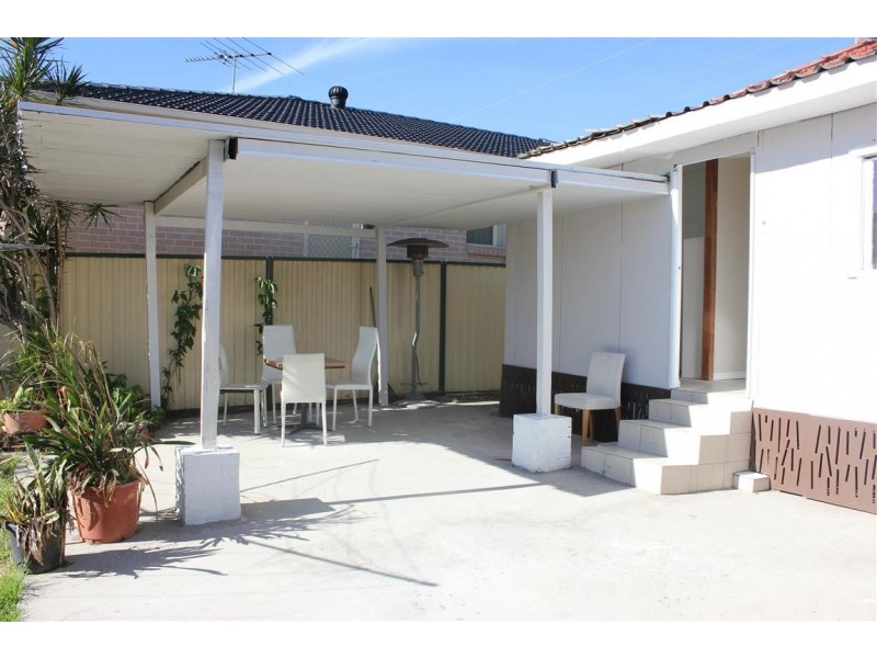 211 St Johns Rd, Canley Heights NSW 2166