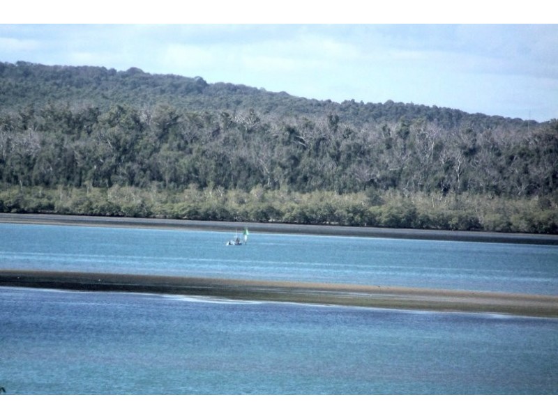48 RESTHAVEN DRIVE, Lamb Island QLD 4184
