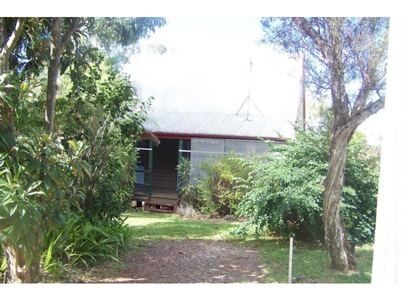 48 RESTHAVEN DRIVE, Lamb Island QLD 4184