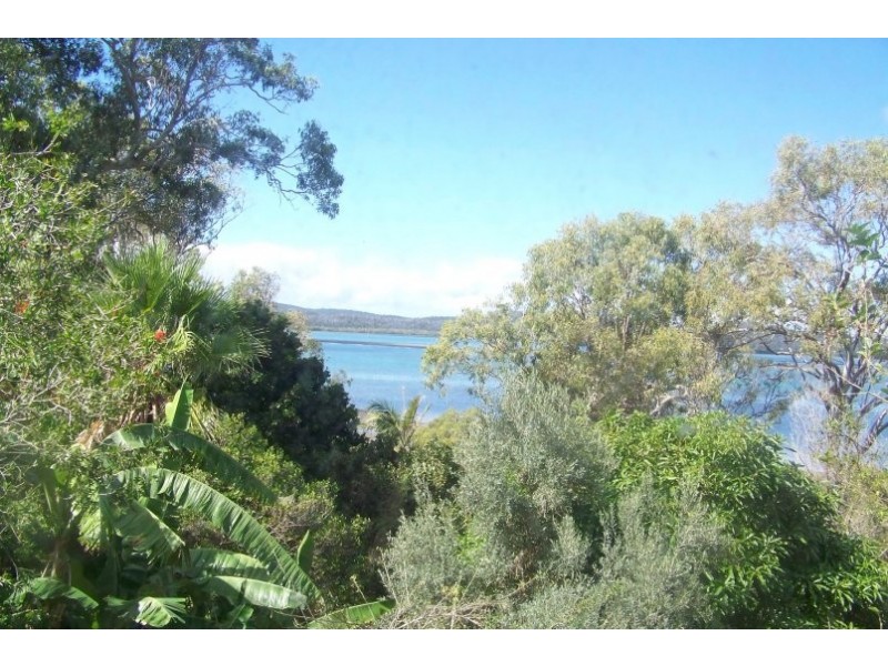 48 RESTHAVEN DRIVE, Lamb Island QLD 4184