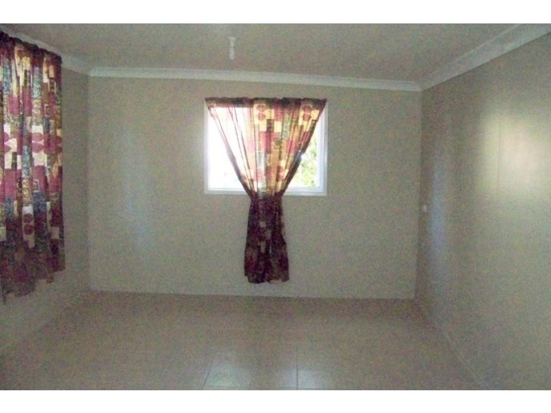 86 lucas dr, Lamb Island QLD 4184