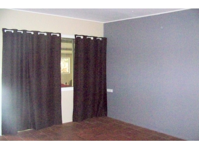 86 lucas dr, Lamb Island QLD 4184