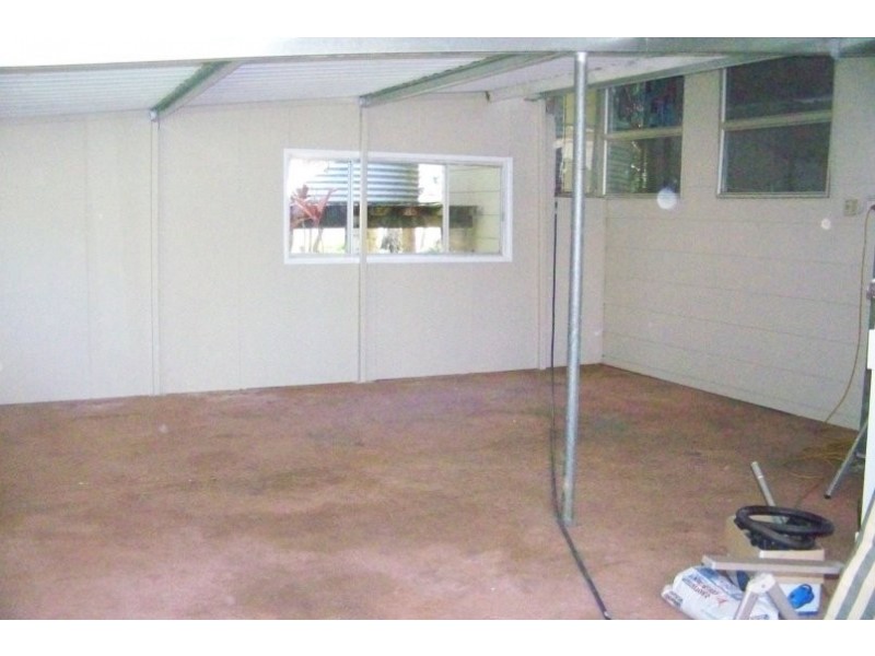 86 lucas dr, Lamb Island QLD 4184