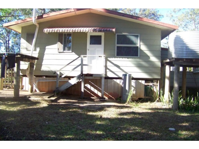 86 lucas dr, Lamb Island QLD 4184