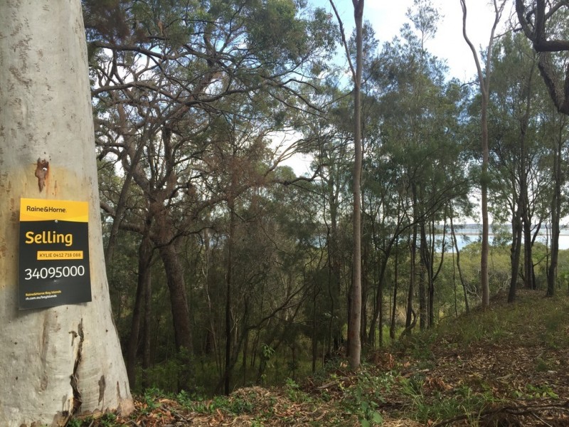 1-3 COAST ROAD, Macleay Island QLD 4184