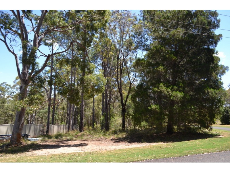 21 ALEXANDER STREET, Macleay Island QLD 4184