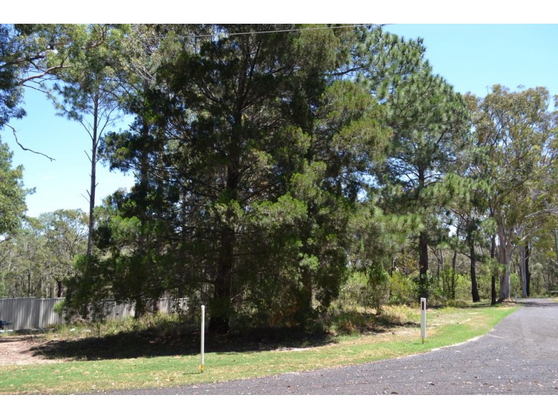 21 ALEXANDER STREET, Macleay Island QLD 4184