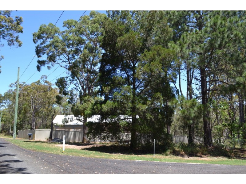 21 ALEXANDER STREET, Macleay Island QLD 4184