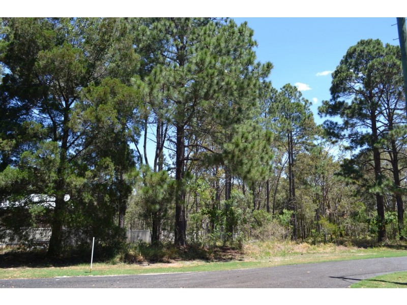 21 ALEXANDER STREET, Macleay Island QLD 4184