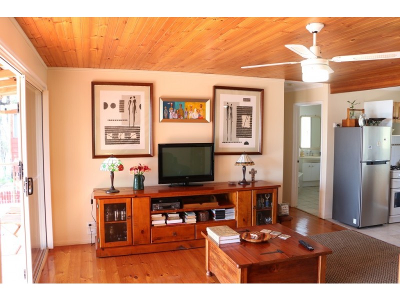 45 BLUE BAY CRESCENT, Macleay Island QLD 4184
