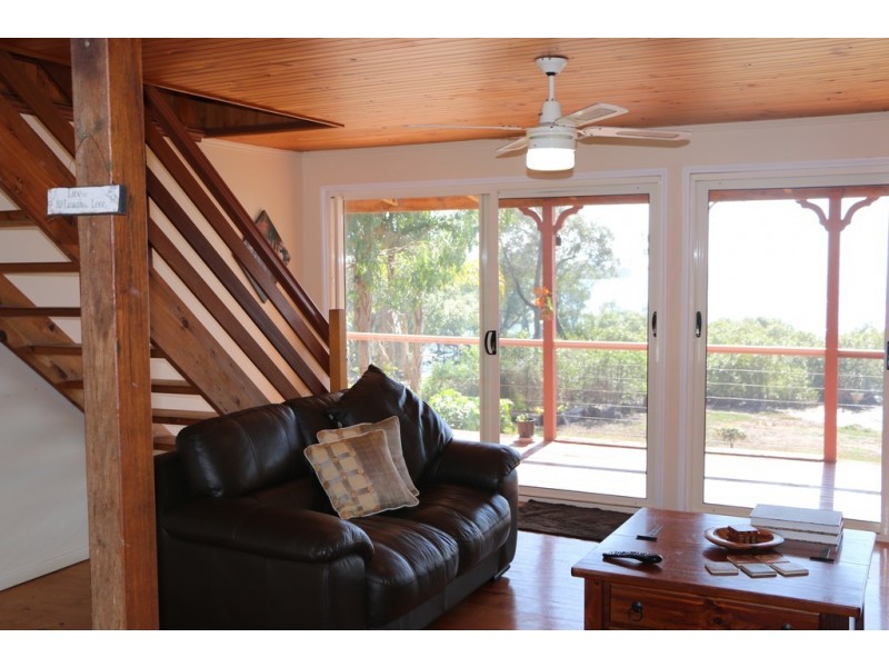 45 BLUE BAY CRESCENT, Macleay Island QLD 4184